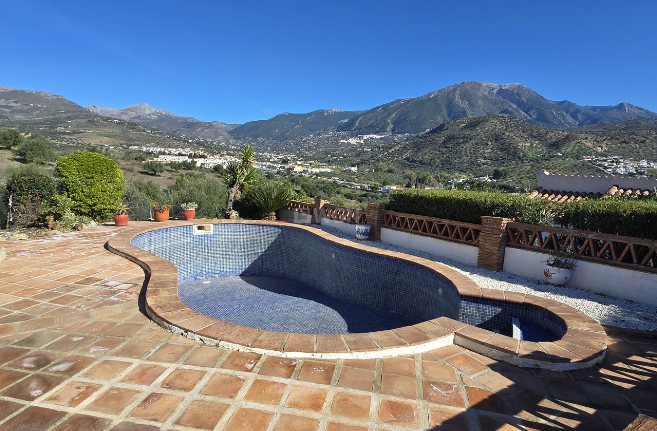 Odsprzedaż - Villa - Vinuela - Inland