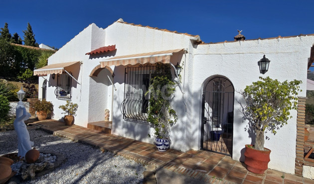 Odsprzedaż - Villa - Vinuela - Inland