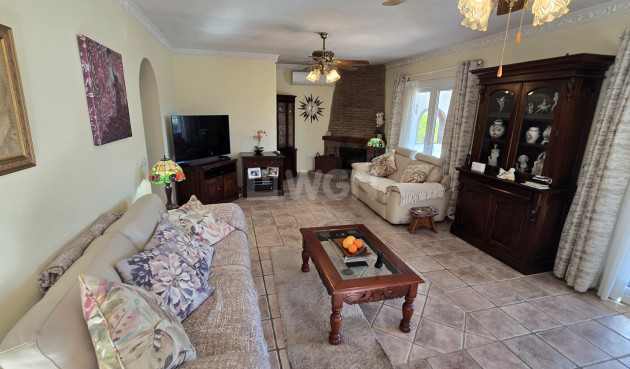 Odsprzedaż - Villa - Vinuela - Inland