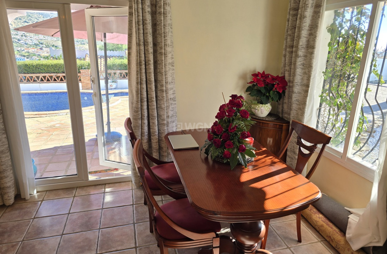 Odsprzedaż - Villa - Vinuela - Inland