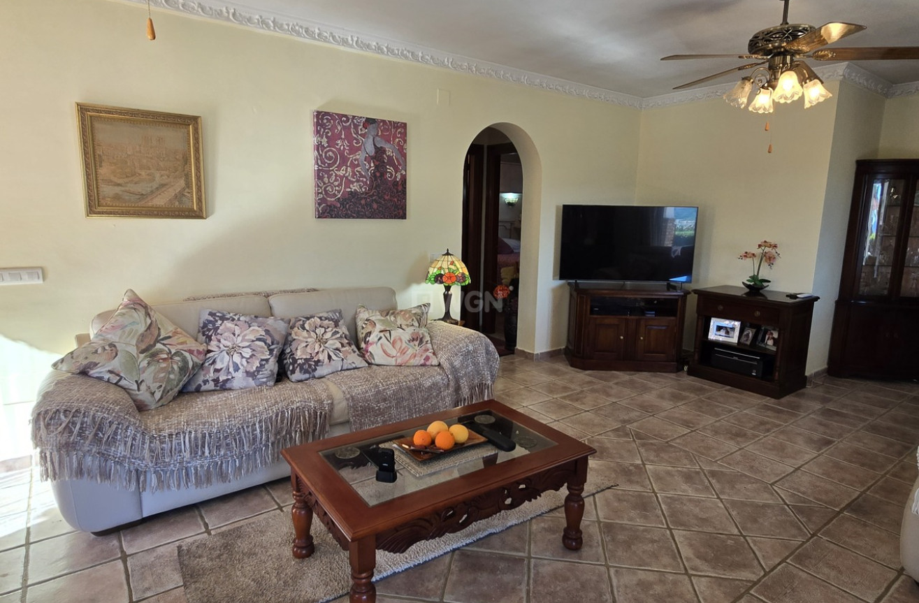 Odsprzedaż - Villa - Vinuela - Inland