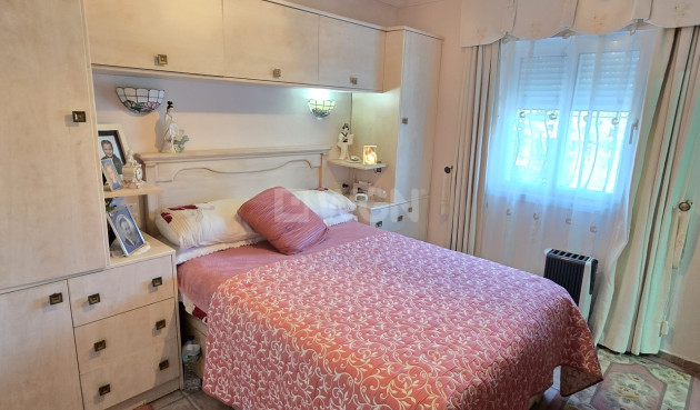 Odsprzedaż - Villa - Vinuela - Inland