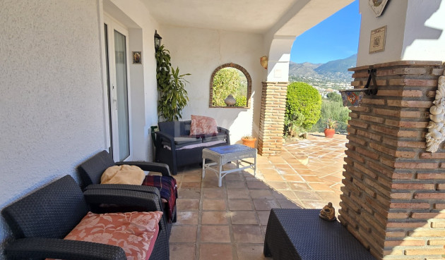 Odsprzedaż - Villa - Vinuela - Inland