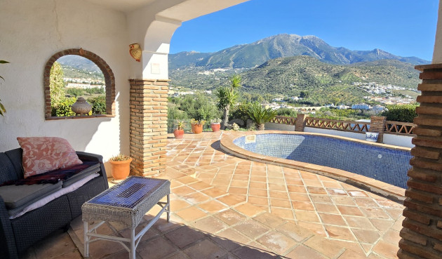 Odsprzedaż - Villa - Vinuela - Inland