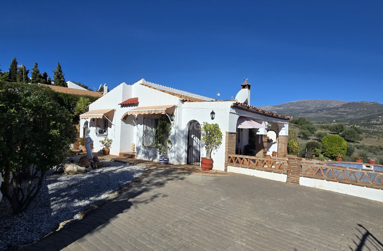 Odsprzedaż - Villa - Vinuela - Inland