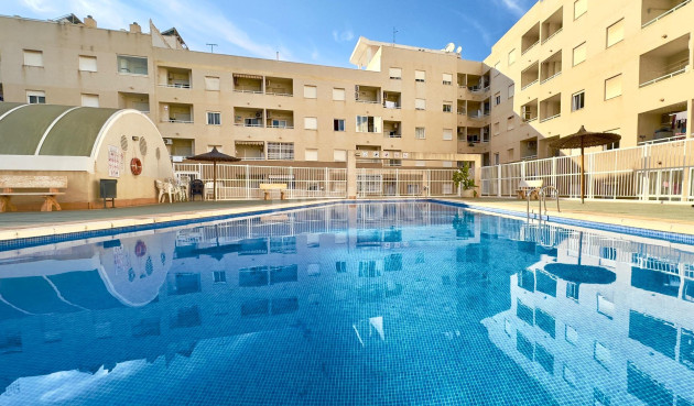 Odsprzedaż - Mieszkanie w bloku - Torrevieja - Centro