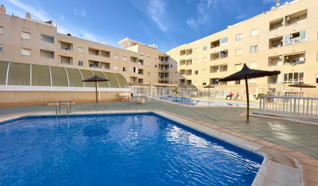 Odsprzedaż - Mieszkanie w bloku - Torrevieja - Centro