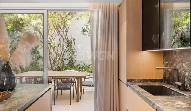 Odsprzedaż - Kamienica - Marbella - Milla De Oro