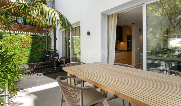 Odsprzedaż - Kamienica - Marbella - Milla De Oro