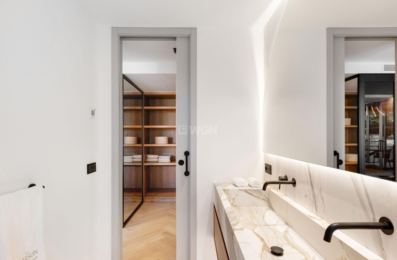 Odsprzedaż - Kamienica - Marbella - Milla De Oro