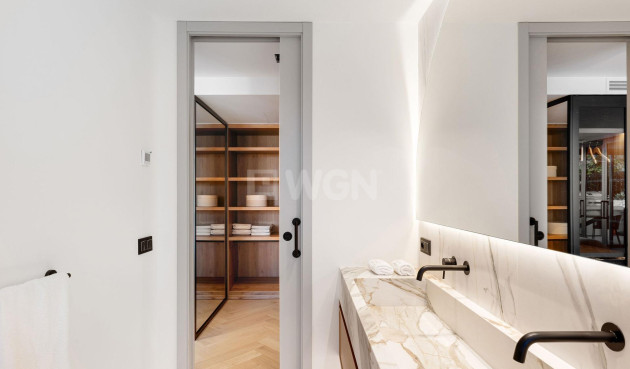 Odsprzedaż - Kamienica - Marbella - Milla De Oro