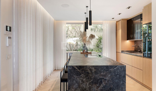 Odsprzedaż - Kamienica - Marbella - Milla De Oro