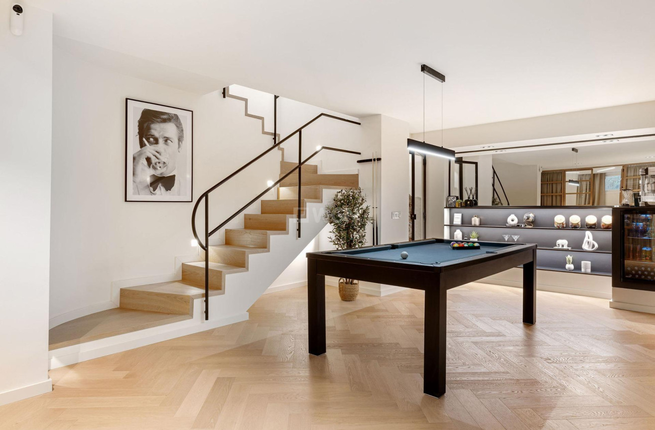 Odsprzedaż - Kamienica - Marbella - Milla De Oro