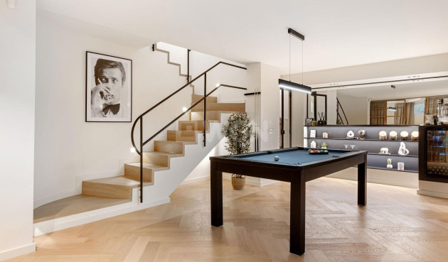 Odsprzedaż - Kamienica - Marbella - Milla De Oro