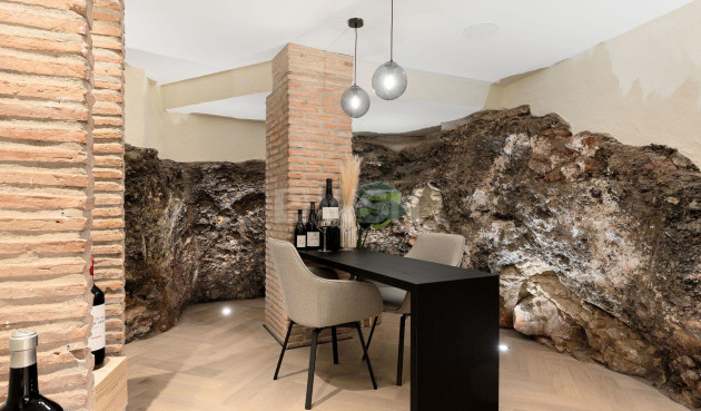 Odsprzedaż - Kamienica - Marbella - Milla De Oro