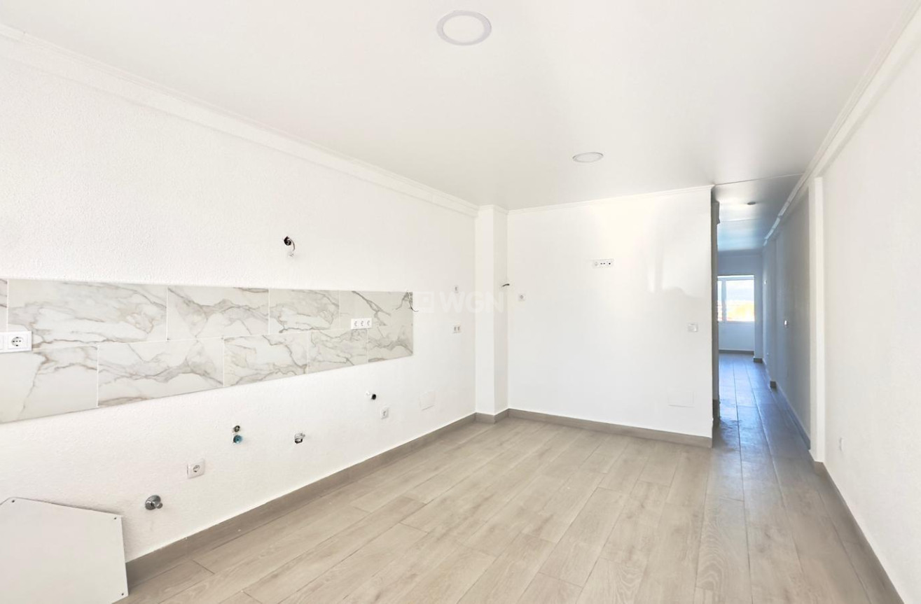 Odsprzedaż - Kamienica - Torrevieja - La Mata