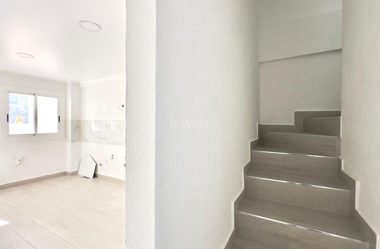 Odsprzedaż - Kamienica - Torrevieja - La Mata