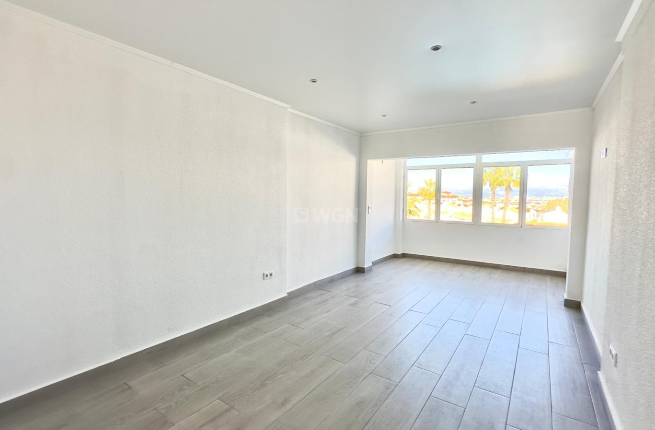 Odsprzedaż - Kamienica - Torrevieja - La Mata