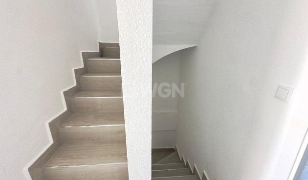 Odsprzedaż - Kamienica - Torrevieja - La Mata