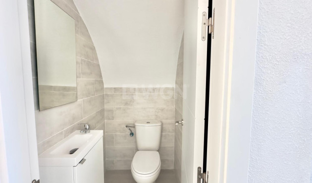 Odsprzedaż - Kamienica - Torrevieja - La Mata