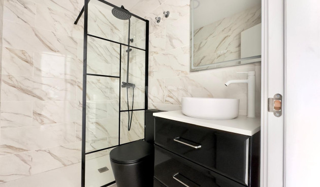 Odsprzedaż - Kamienica - Torrevieja - La Mata