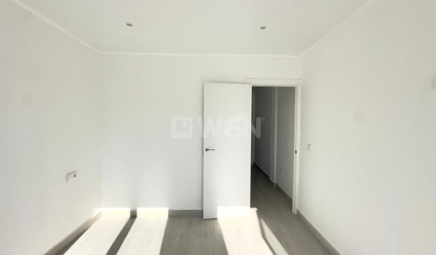 Odsprzedaż - Kamienica - Torrevieja - La Mata