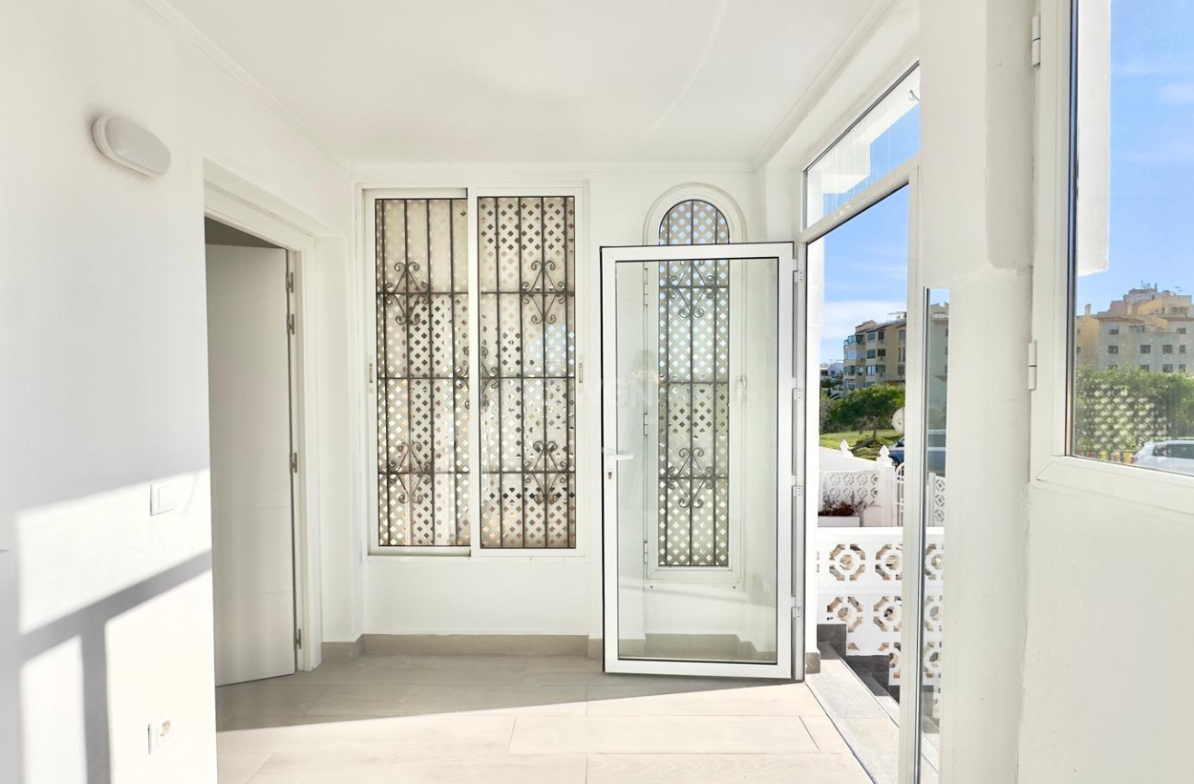 Odsprzedaż - Kamienica - Torrevieja - La Mata