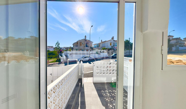 Odsprzedaż - Kamienica - Torrevieja - La Mata