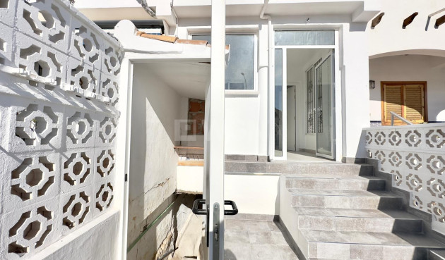 Odsprzedaż - Kamienica - Torrevieja - La Mata