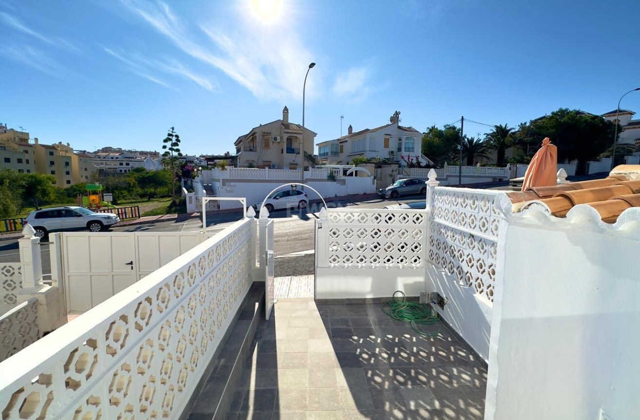 Odsprzedaż - Kamienica - Torrevieja - La Mata