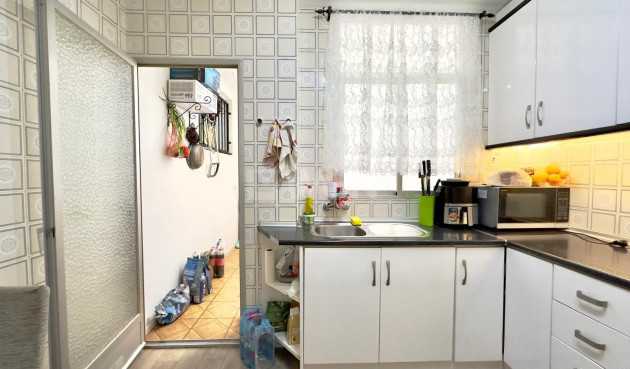 Odsprzedaż - Mieszkanie w bloku - Torrevieja - Centro