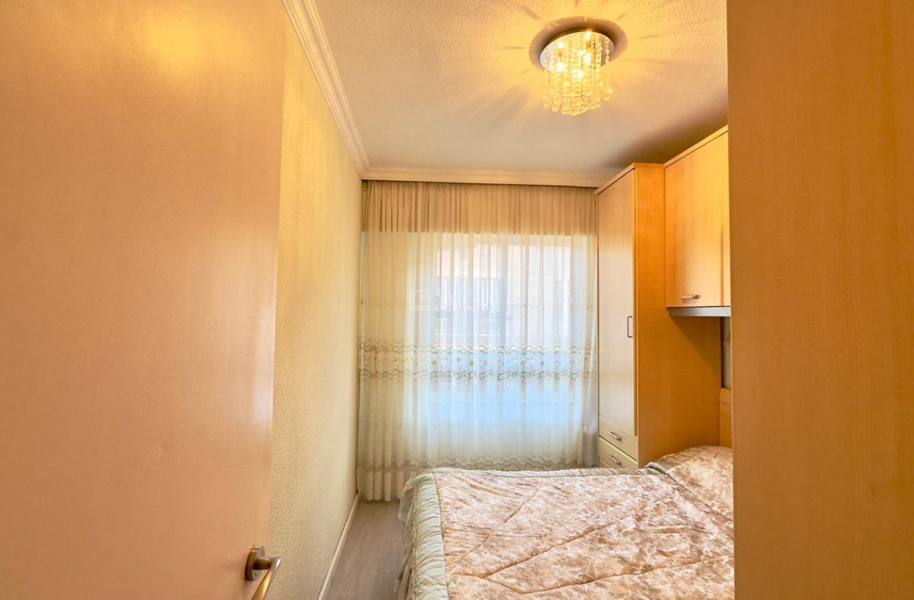 Odsprzedaż - Mieszkanie w bloku - Torrevieja - Centro