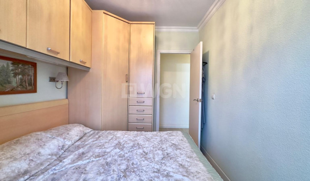 Odsprzedaż - Mieszkanie w bloku - Torrevieja - Centro