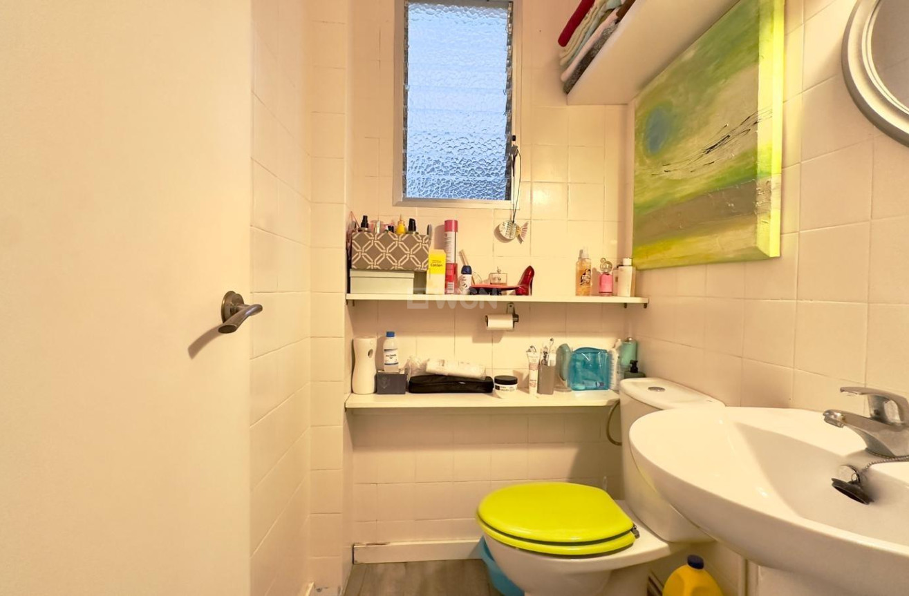 Odsprzedaż - Mieszkanie w bloku - Torrevieja - Centro