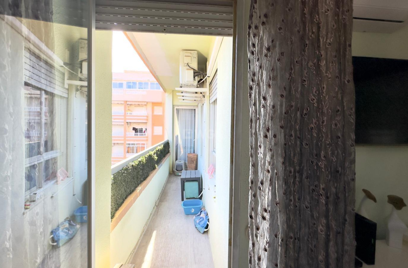 Odsprzedaż - Mieszkanie w bloku - Torrevieja - Centro