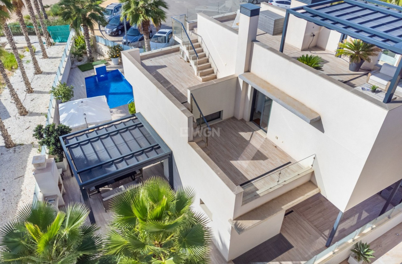 Odsprzedaż - Villa - Cabo Roig - Costa Blanca