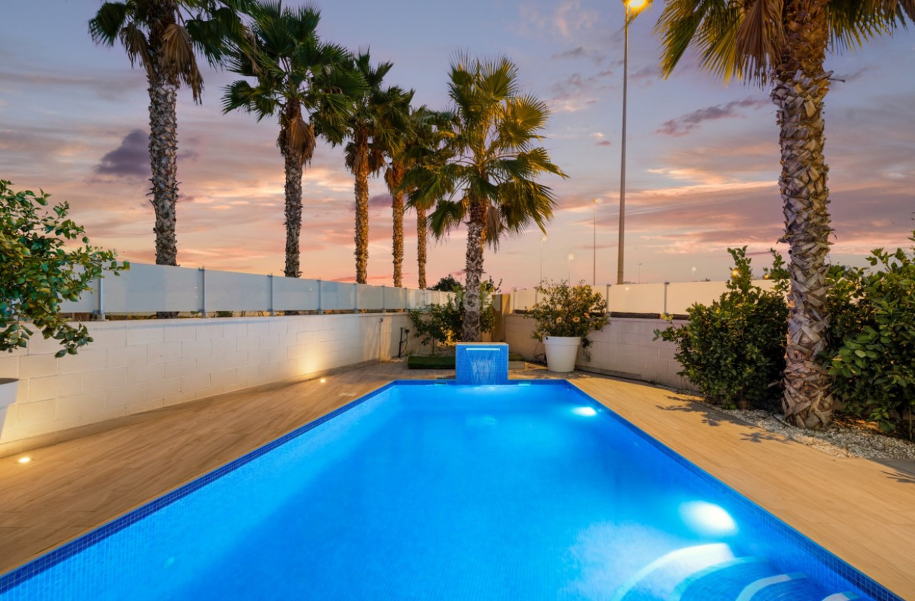 Odsprzedaż - Villa - Cabo Roig - Costa Blanca