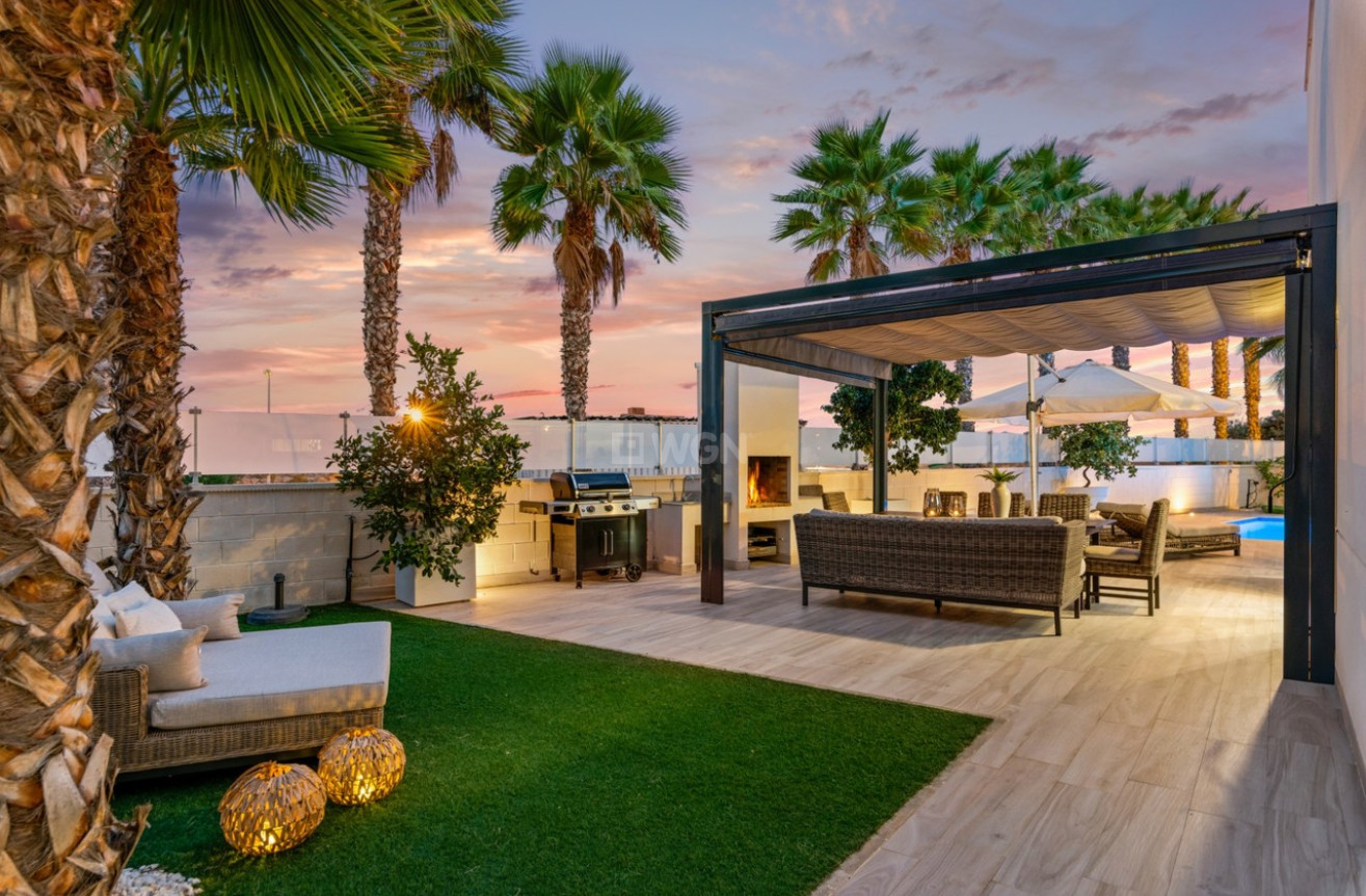 Odsprzedaż - Villa - Cabo Roig - Costa Blanca