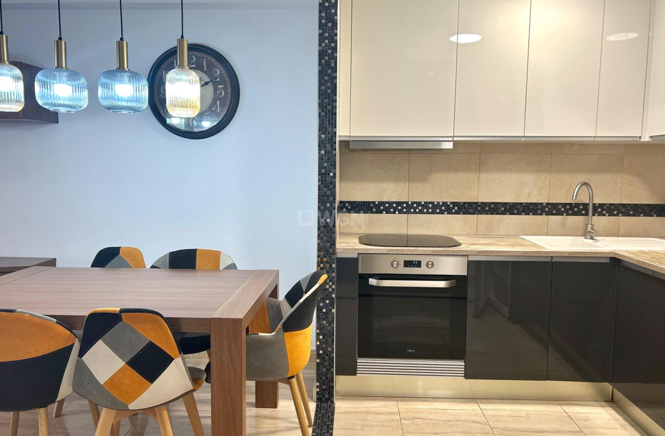 Resale - Apartment / flat - Torrevieja - Playa del Cura