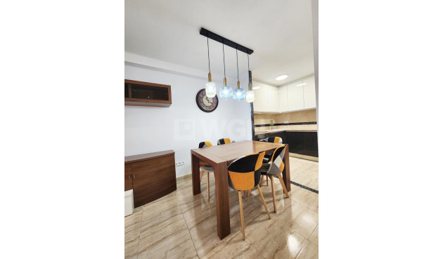 Resale - Apartment / flat - Torrevieja - Playa del Cura