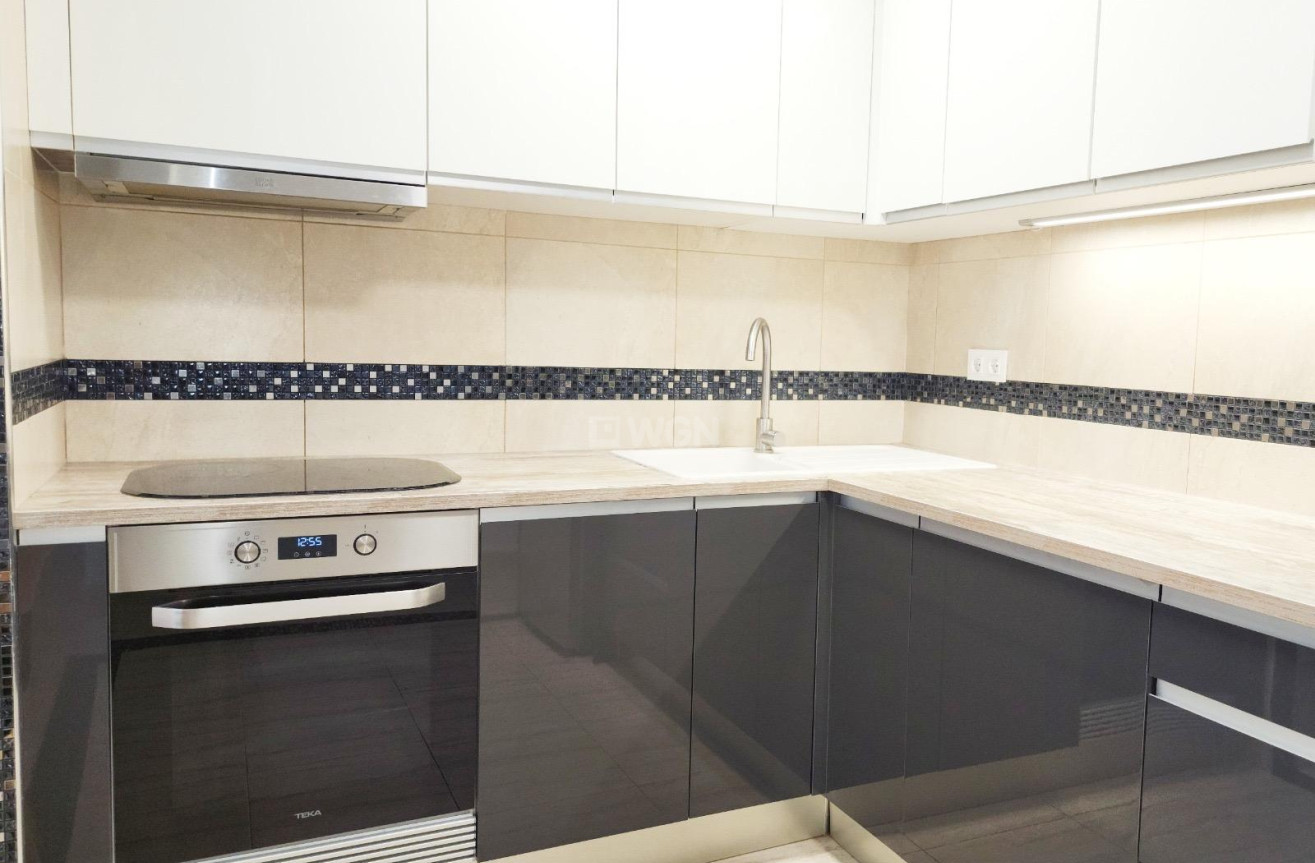 Resale - Apartment / flat - Torrevieja - Playa del Cura