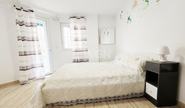 Resale - Apartment / flat - Torrevieja - Playa del Cura