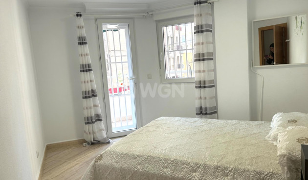 Resale - Apartment / flat - Torrevieja - Playa del Cura