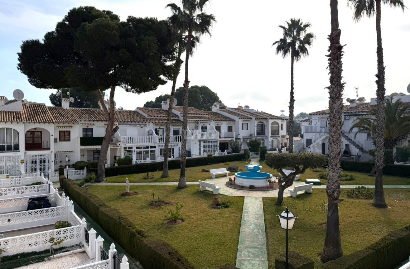 Odsprzedaż - Mieszkanie w bloku - Torrevieja - Los Balcones - Los Altos del Edén