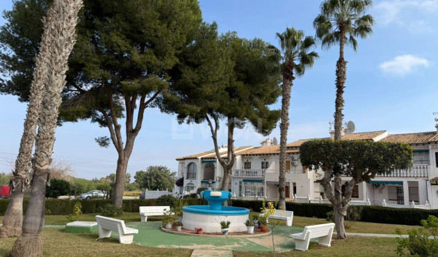Odsprzedaż - Mieszkanie w bloku - Torrevieja - Los Balcones - Los Altos del Edén