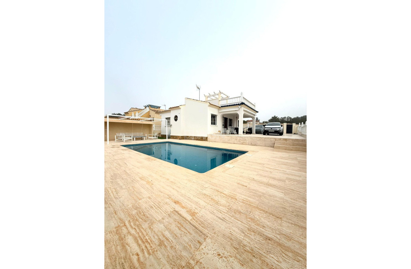 Odsprzedaż - Villa - Orihuela Costa - PAU 8