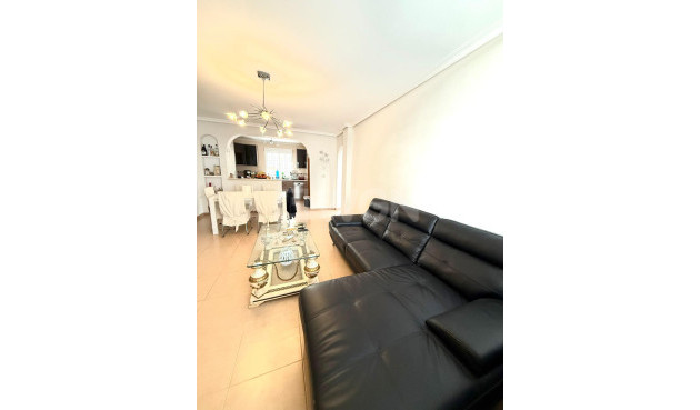 Odsprzedaż - Villa - Orihuela Costa - PAU 8