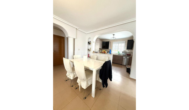 Odsprzedaż - Villa - Orihuela Costa - PAU 8