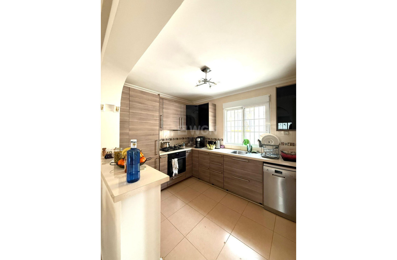 Odsprzedaż - Villa - Orihuela Costa - PAU 8