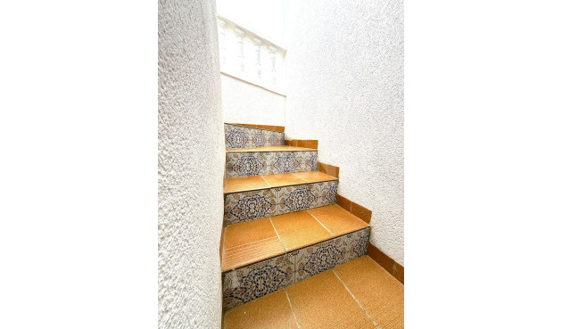 Odsprzedaż - Villa - Orihuela Costa - PAU 8